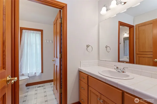 $789,500 | 121 Sterling Drive, Allyn, WA 98524