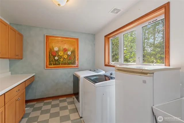 $789,500 | 121 Sterling Drive, Allyn, WA 98524