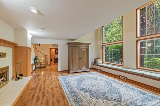 $789,500 | 121 Sterling Drive, Allyn, WA 98524