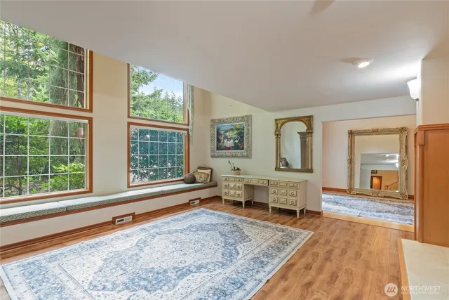 $789,500 | 121 Sterling Drive, Allyn, WA 98524