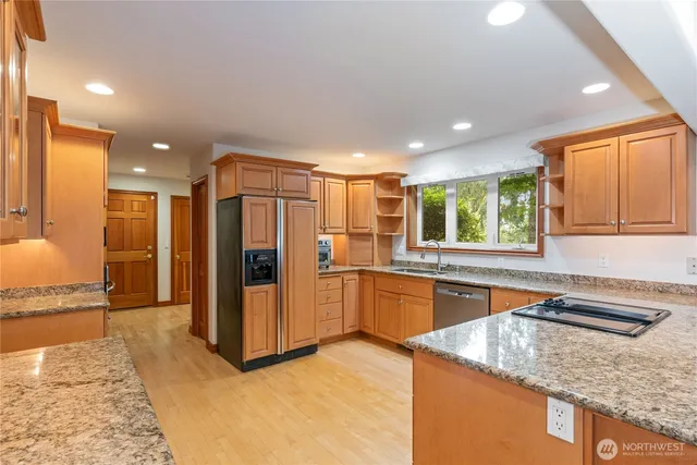 $789,500 | 121 Sterling Drive, Allyn, WA 98524