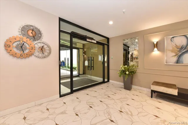 $688,000 | 40 Stoner Avenue, Unit 1I, Great Neck, NY 11021