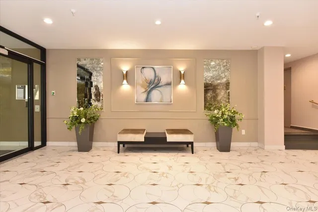 $688,000 | 40 Stoner Avenue, Unit 1I, Great Neck, NY 11021