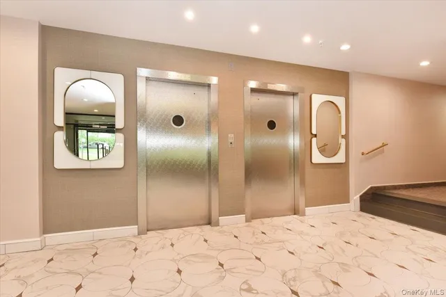 $688,000 | 40 Stoner Avenue, Unit 1I, Great Neck, NY 11021