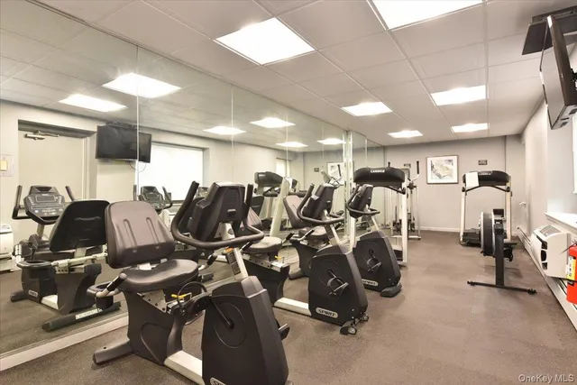 $688,000 | 40 Stoner Avenue, Unit 1I, Great Neck, NY 11021