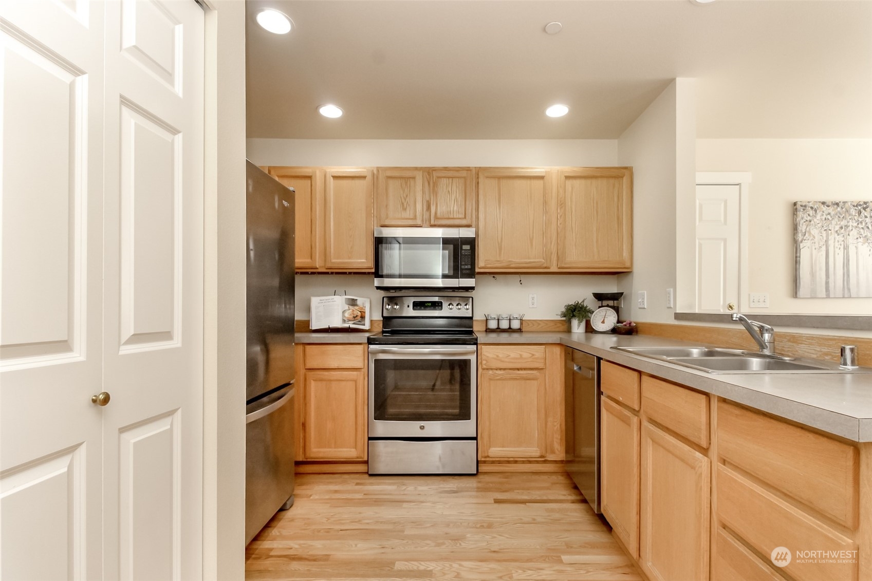 1416 Rooklidge Street DuPont, WA 98327 - Photo 9 of 26 Gallery Image 9