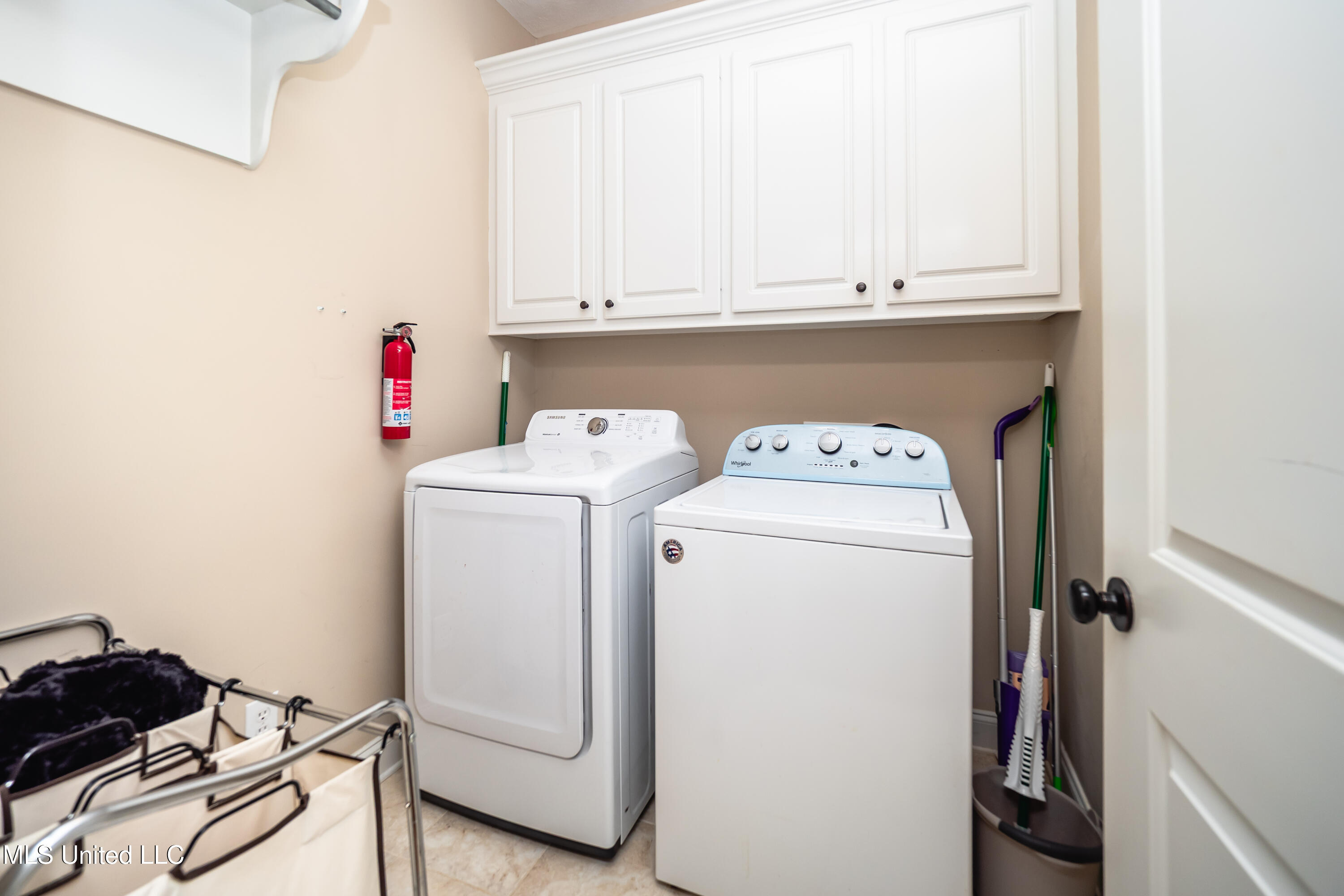 449 Cumberland Ridge Madison, MS 39110 - Photo 28 of 32 Laundry Room