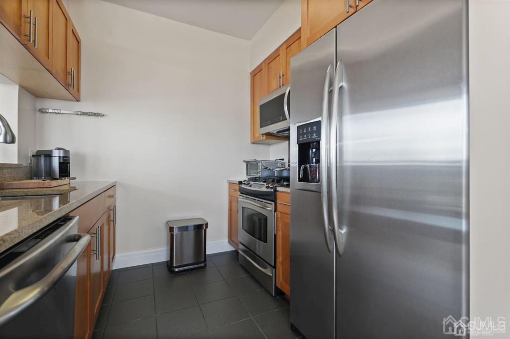 1 Spring Street, Unit 2105 New Brunswick, NJ 08901 - Photo 7 of 36