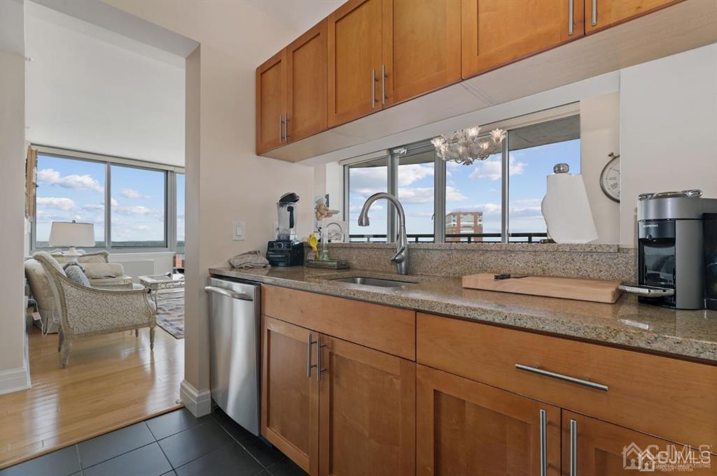 1 Spring Street, Unit 2105 New Brunswick, NJ 08901 - Photo 8 of 36