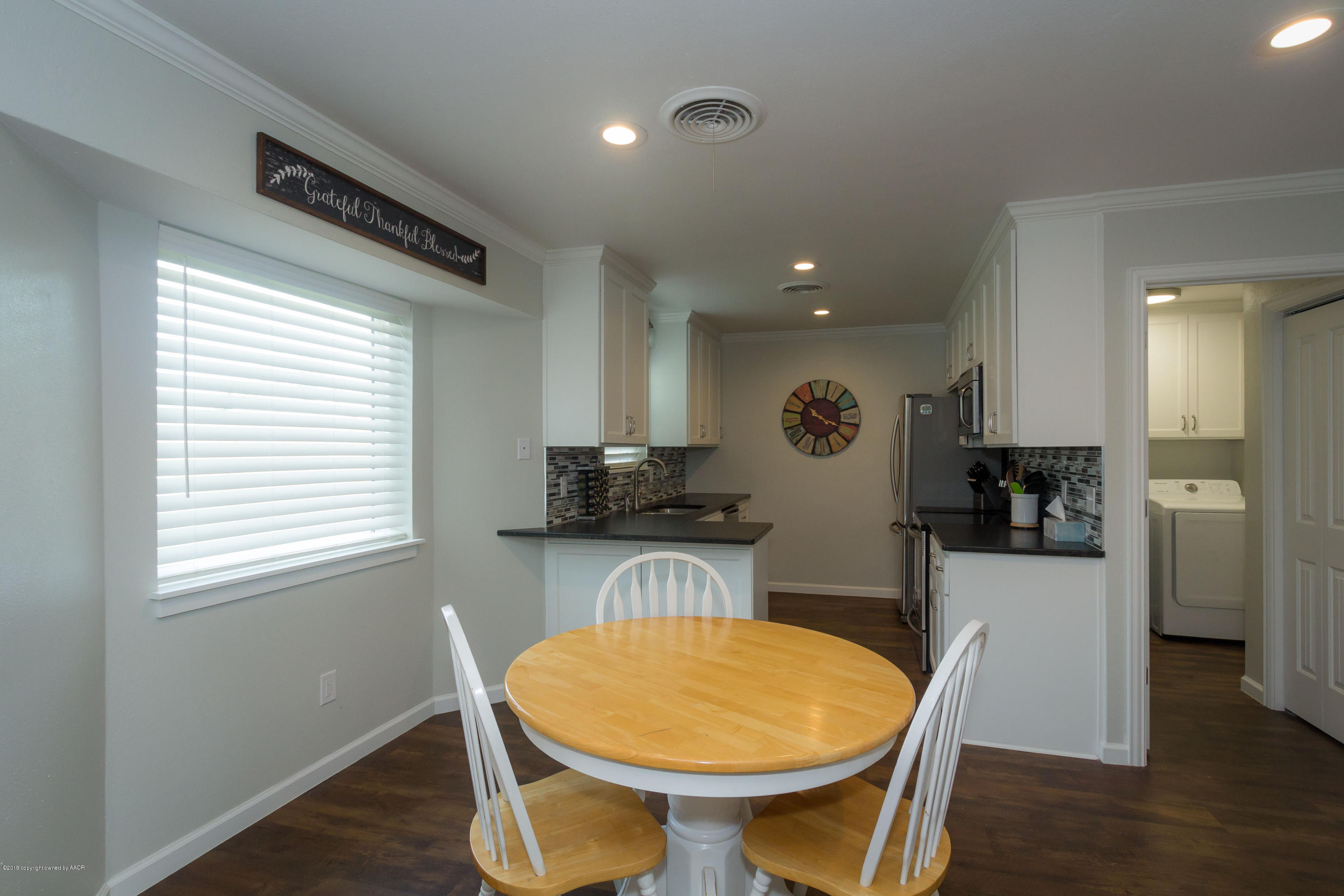 6510 Falcon Road Amarillo, TX 79109 - Photo 8 of 35 Dining Room View 2