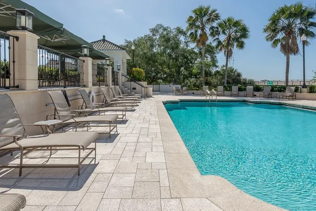 $3,450 | 345 Bayshore Boulevard, Unit P6, Tampa, FL 33606