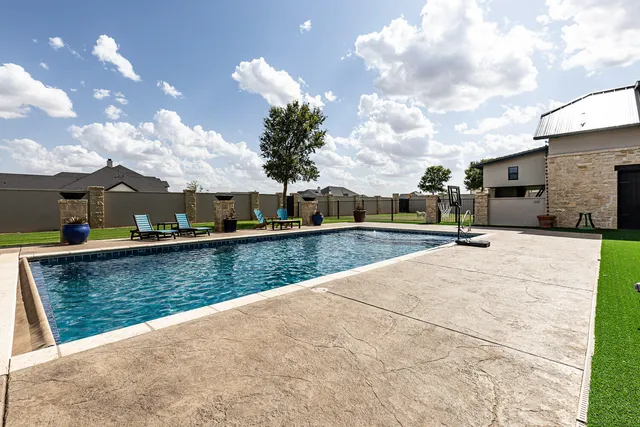 $1,800,000 | 8117 County Road 6220, Shallowater, TX 79363