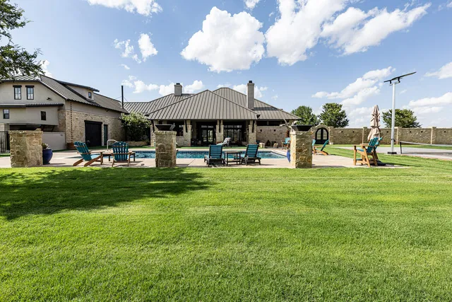 $1,800,000 | 8117 County Road 6220, Shallowater, TX 79363