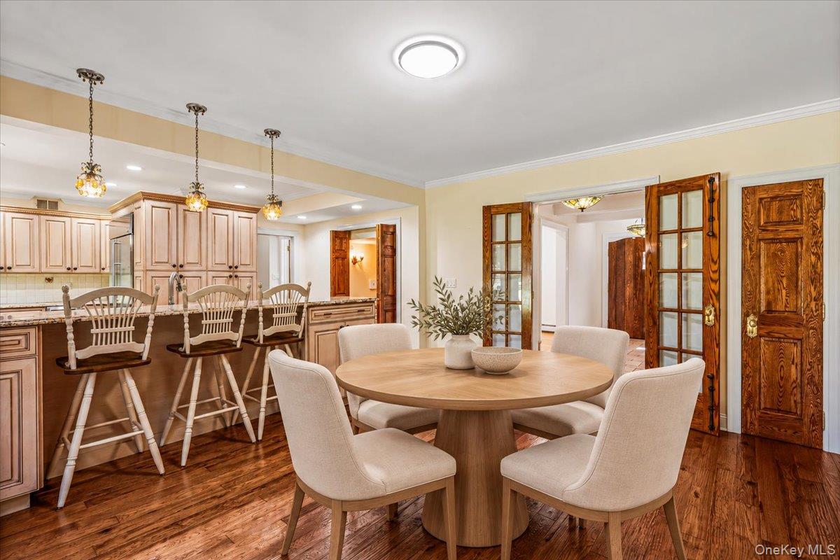 84 Luquer Road Manhasset, NY 11030 - Photo 9 of 16 Gallery Image 9