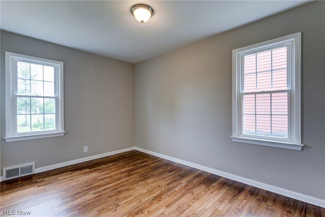 1296 Haverston Road Lyndhurst, OH 44124 - Photo 11 of 19