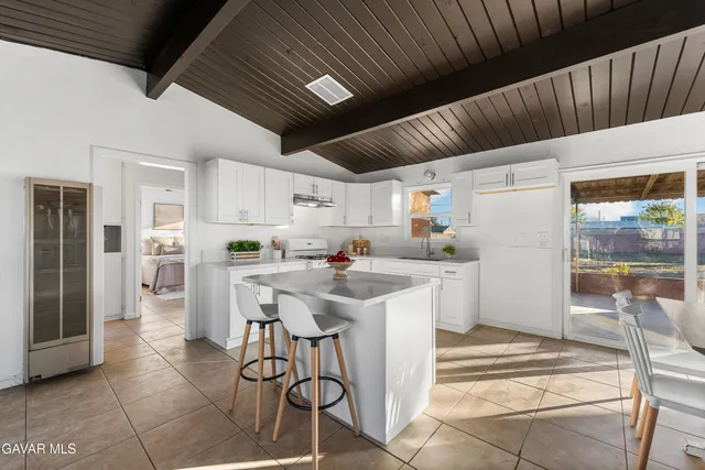 $399,999 | 38640 Larkin Avenue, Palmdale, CA 93550