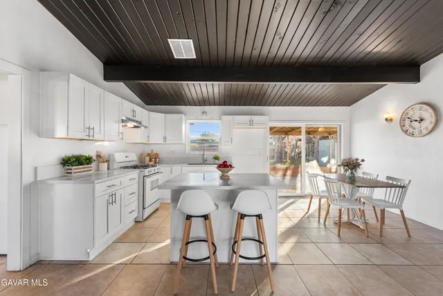 $399,999 | 38640 Larkin Avenue, Palmdale, CA 93550