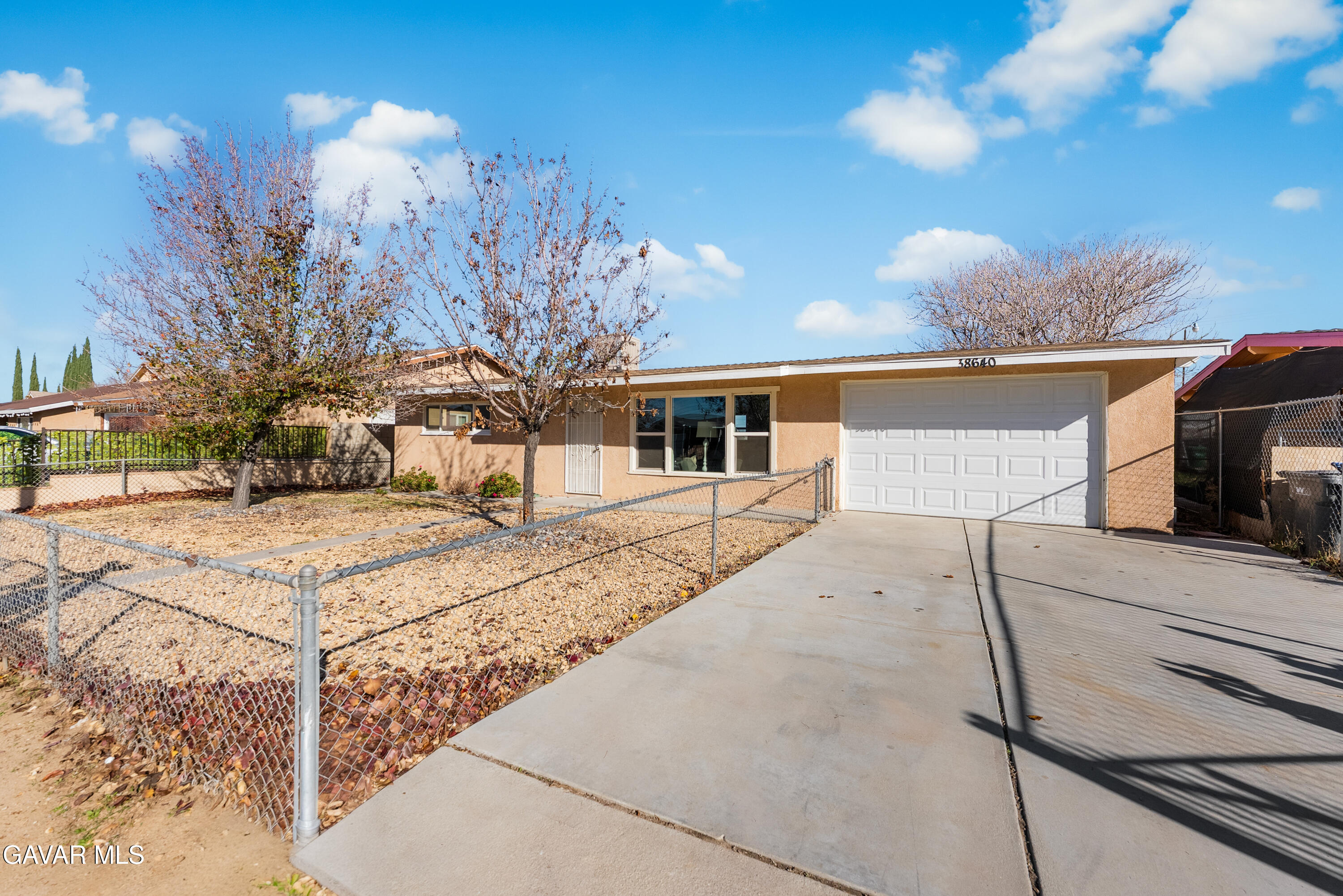 38640 Larkin Avenue Palmdale, CA 93550 - Photo 20 of 38 a view of a house with a snow