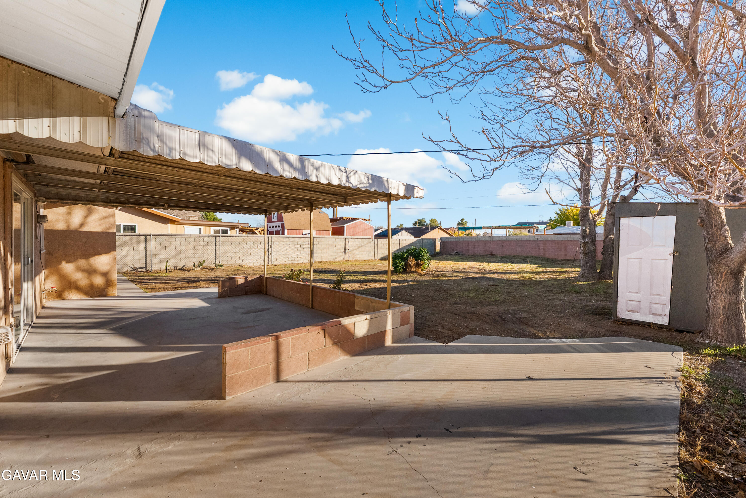 38640 Larkin Avenue Palmdale, CA 93550 - Photo 38 of 38 a view of a street with a building