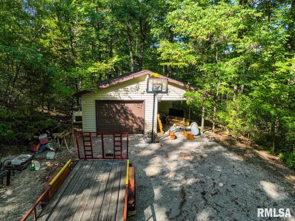 $193,845 | 1380 Highway 45, Vienna, IL 62995