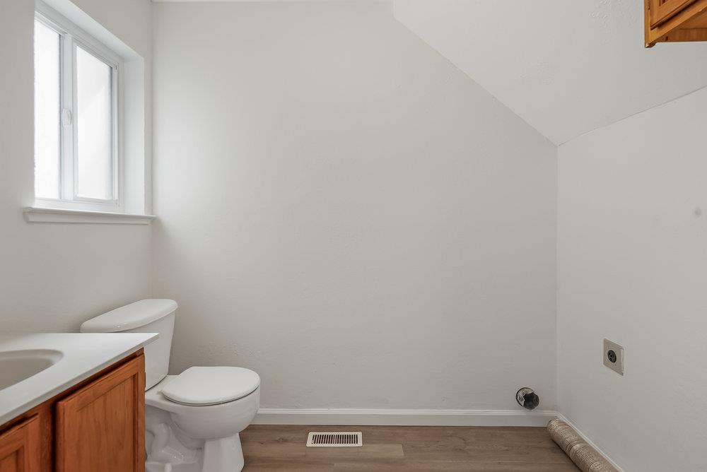502 Winchester Drive Watsonville, CA 95076 - Photo 19 of 43 a bathroom with a sink and a toilet