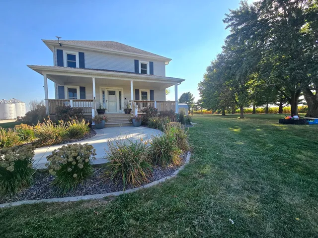$297,000 | 523 East 2900 North Road, Clifton, IL 60927