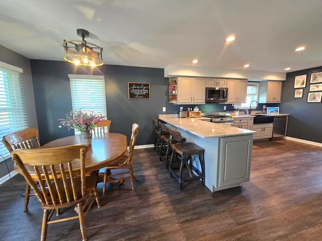 $297,000 | 523 East 2900 North Road, Clifton, IL 60927