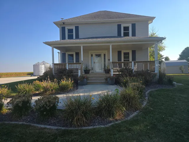 $297,000 | 523 East 2900 North Road, Clifton, IL 60927