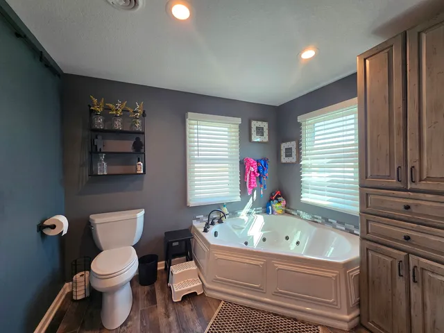 $297,000 | 523 East 2900 North Road, Clifton, IL 60927