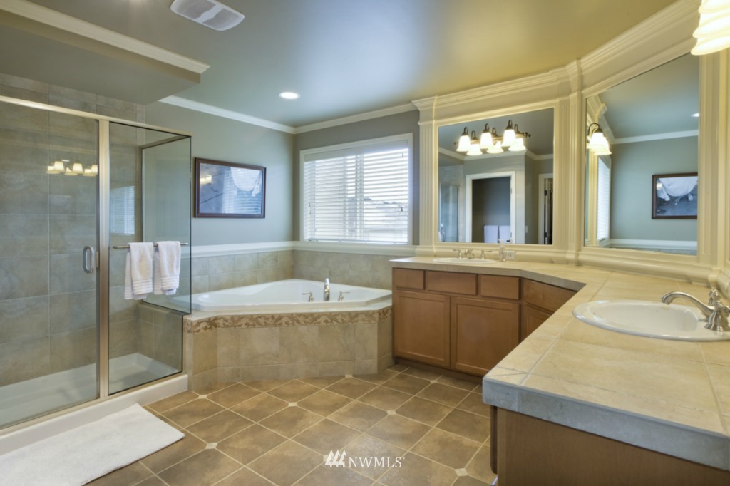 20265 86th Place Northeast Bothell, WA 98011 - Photo 11 of 21 Gallery Image 11