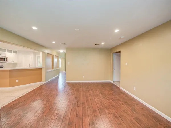 $2,600 | 13215 Sleepy Creek Meadows, Houston, TX 77083