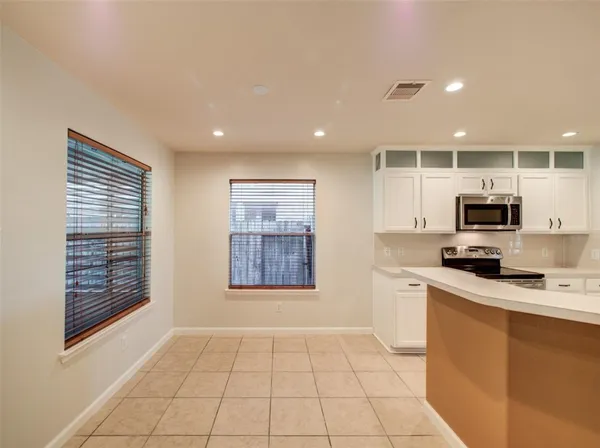 $2,600 | 13215 Sleepy Creek Meadows, Houston, TX 77083