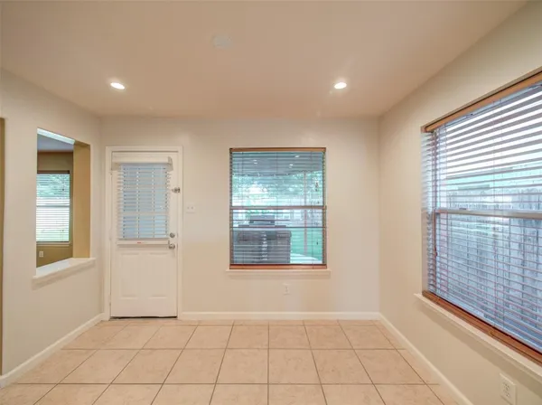 $2,600 | 13215 Sleepy Creek Meadows, Houston, TX 77083