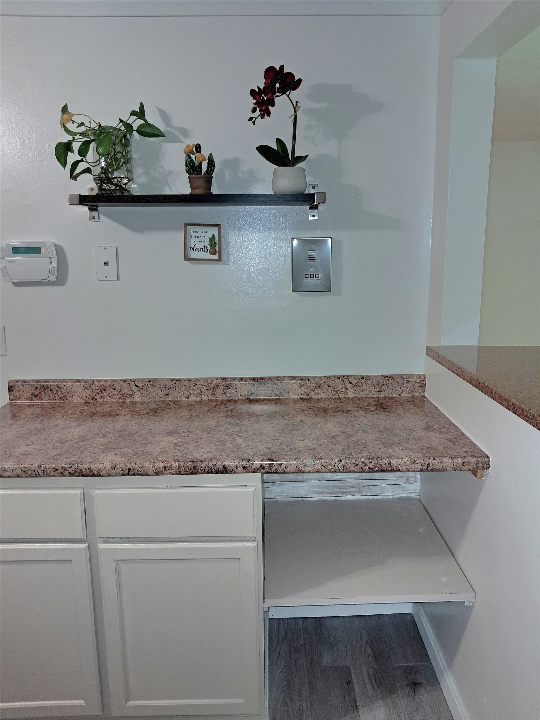 112 English Village Road, Unit 203 Manchester, NH 03102 - Photo 6 of 30 Gallery Image 6