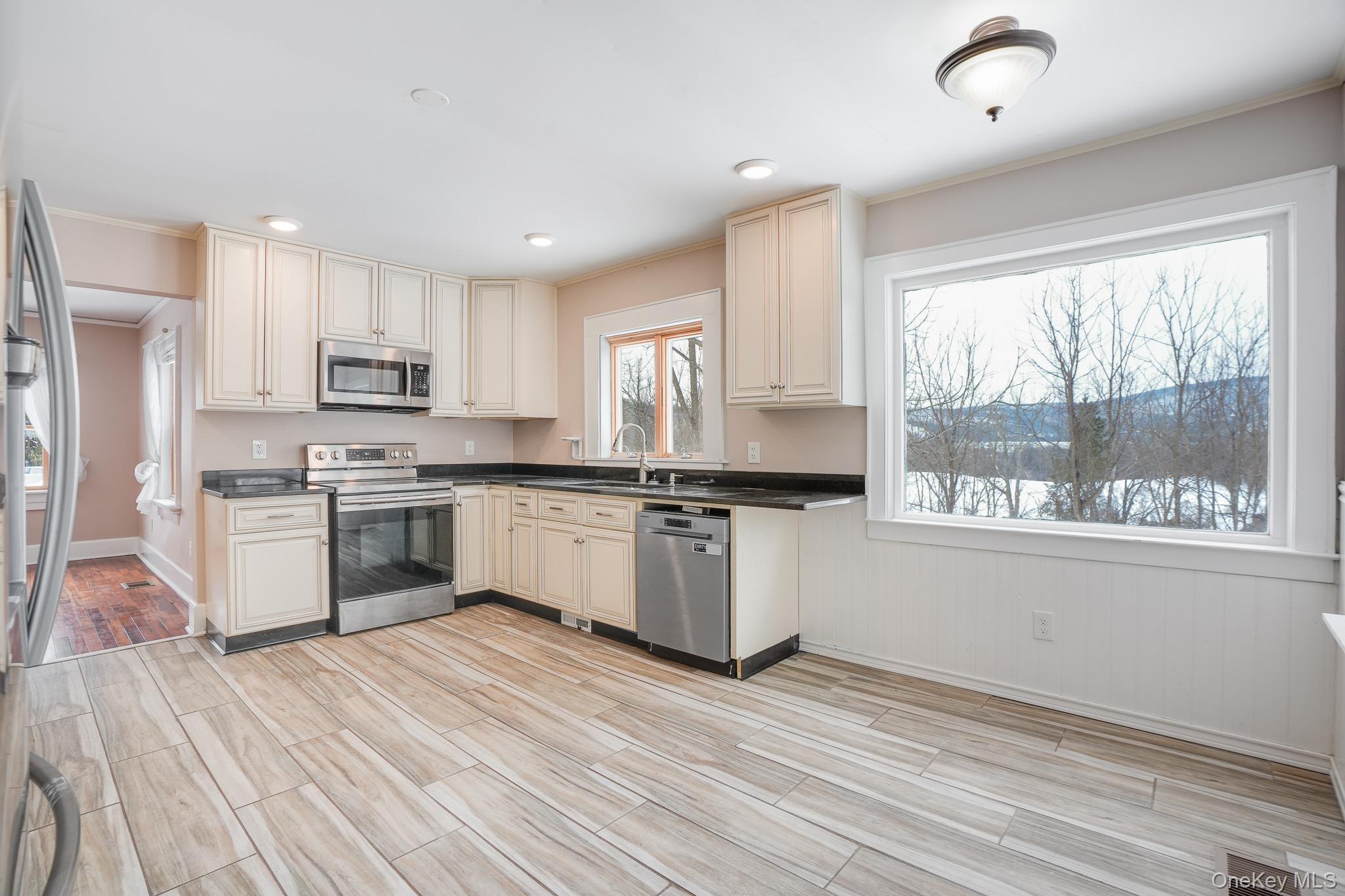 18 Ketcham Drive Fishkill, NY 12524 - Photo 10 of 29