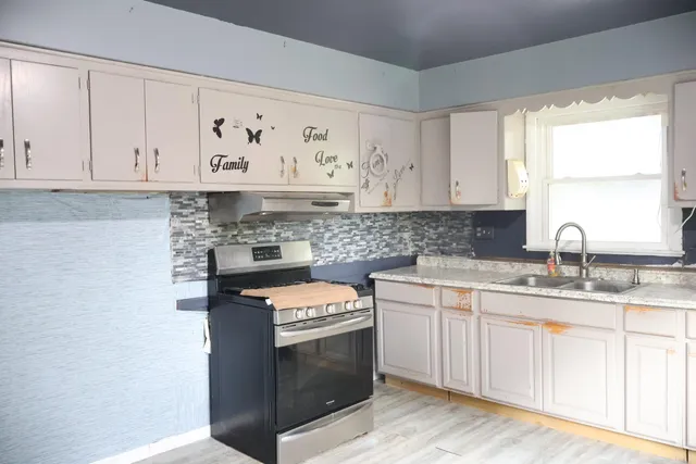 $224,900 | 8523 West Glendale Avenue, Milwaukee, WI 53225