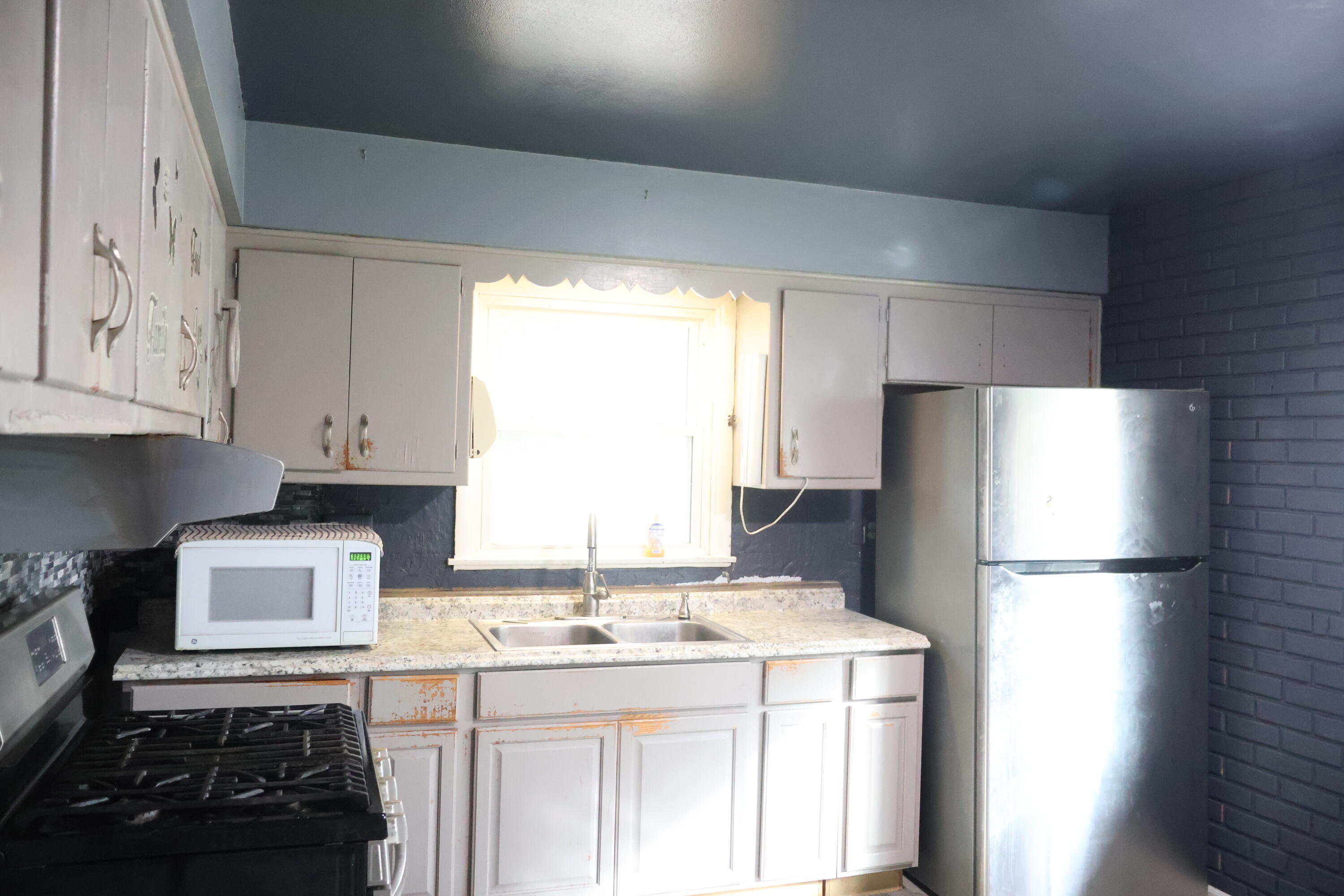 8523 West Glendale Avenue Milwaukee, WI 53225 - Photo 22 of 38 IMG_1822