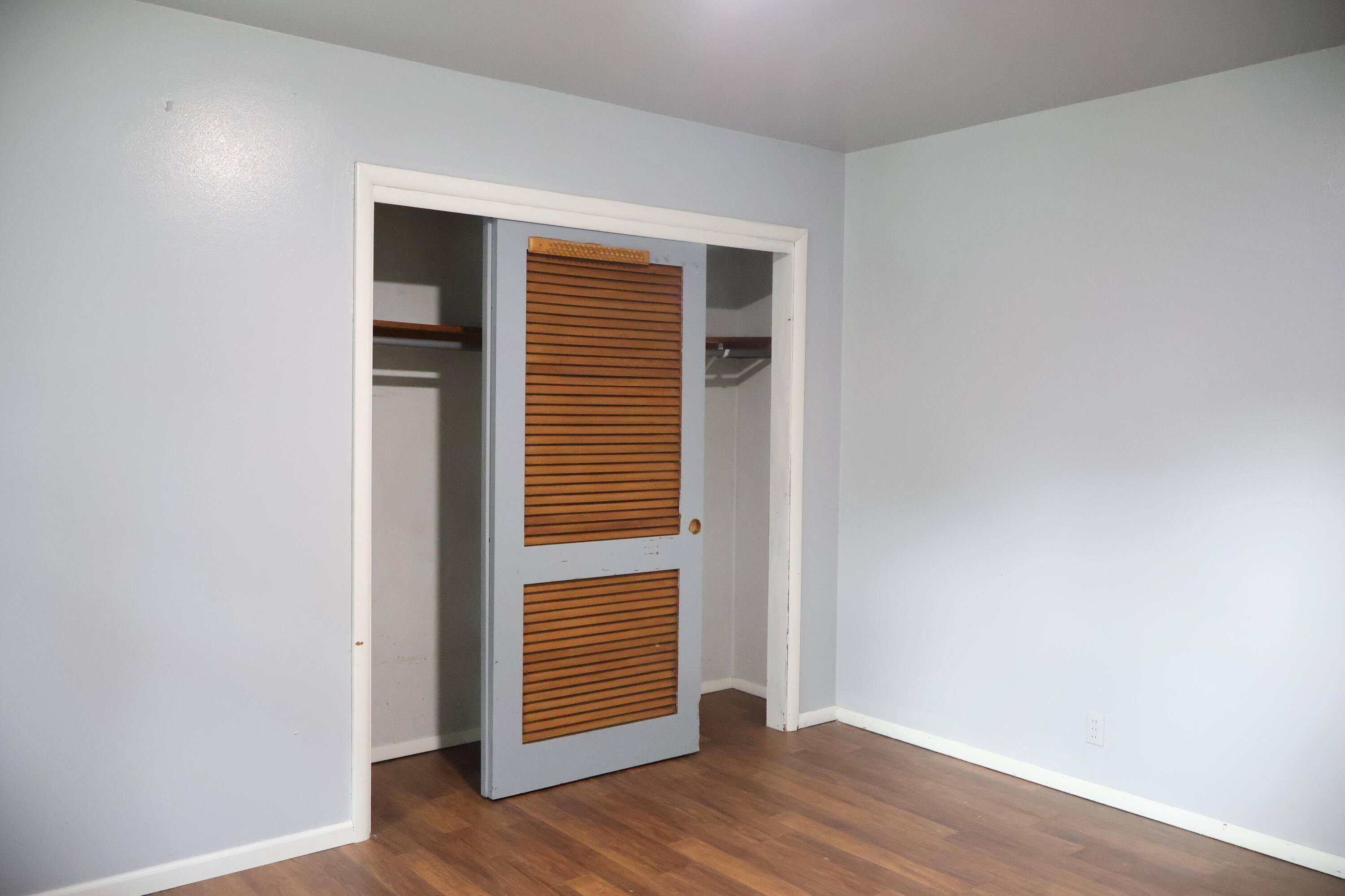 8523 West Glendale Avenue Milwaukee, WI 53225 - Photo 9 of 38 IMG_1804