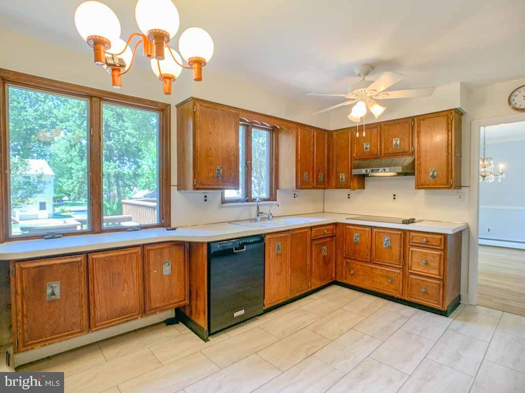 924 Davisville Road Warminster, PA 18974 - Photo 13 of 54 Gallery Image 13