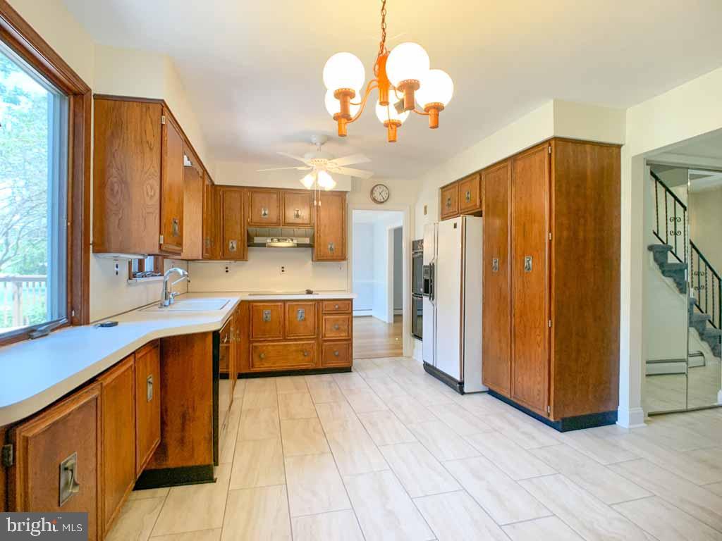 924 Davisville Road Warminster, PA 18974 - Photo 14 of 54 Gallery Image 14