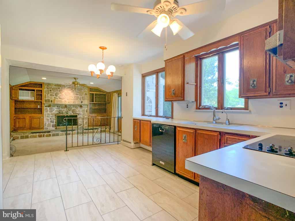 924 Davisville Road Warminster, PA 18974 - Photo 15 of 54 Gallery Image 15