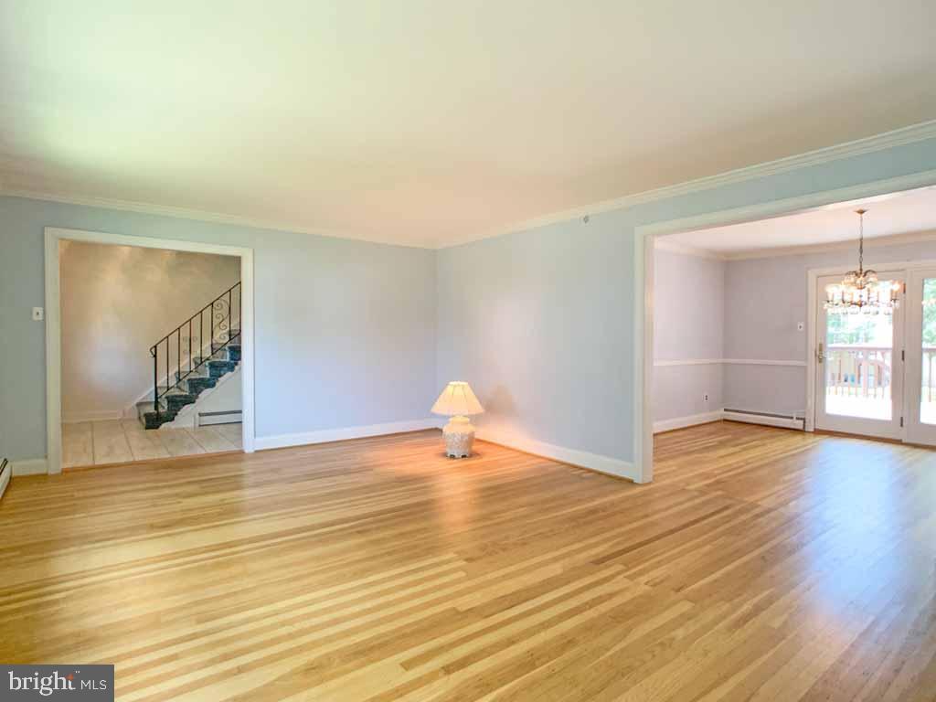 924 Davisville Road Warminster, PA 18974 - Photo 8 of 54 Living room