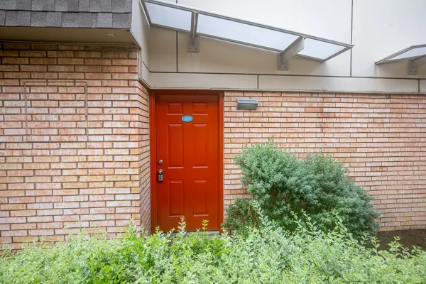 $1,400 | 5506 Grover Avenue, Unit G127, Austin, TX 78756