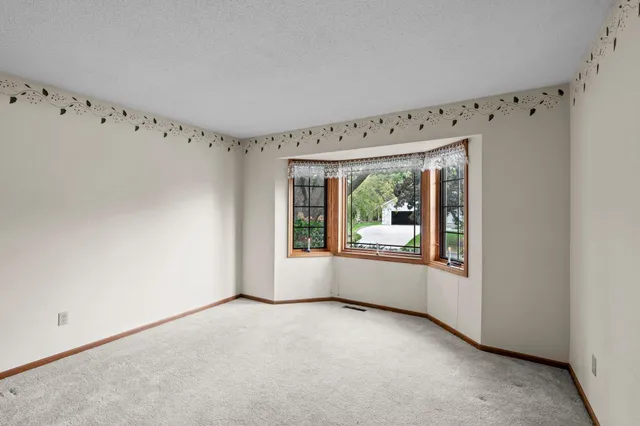 $559,900 | 2360 Apache Court, Mendota Heights, MN 55120