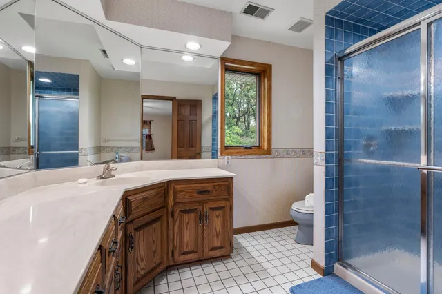 $559,900 | 2360 Apache Court, Mendota Heights, MN 55120