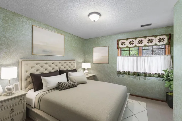 $559,900 | 2360 Apache Court, Mendota Heights, MN 55120