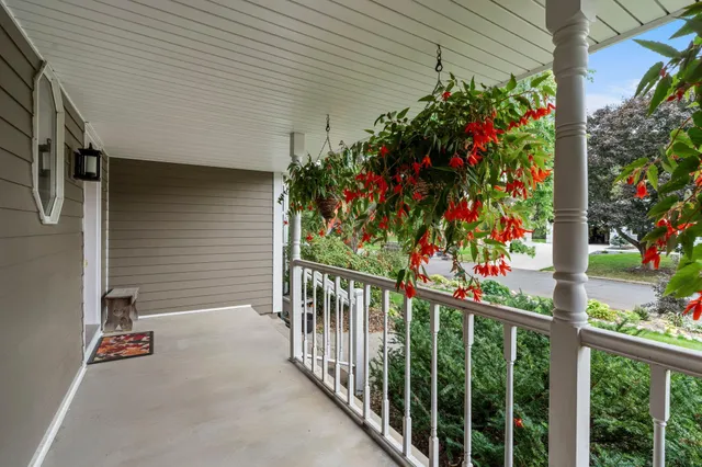 $559,900 | 2360 Apache Court, Mendota Heights, MN 55120