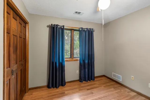 $559,900 | 2360 Apache Court, Mendota Heights, MN 55120