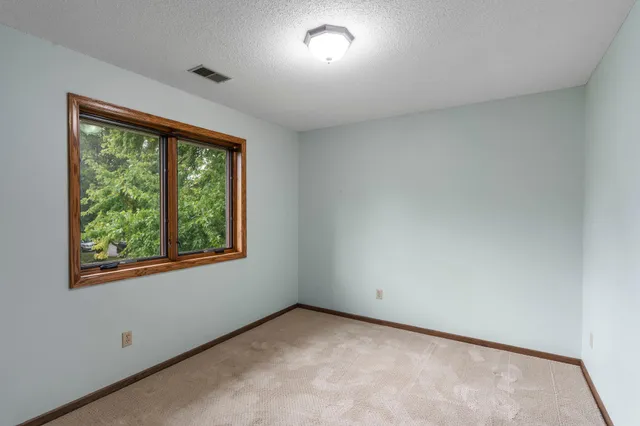 $559,900 | 2360 Apache Court, Mendota Heights, MN 55120