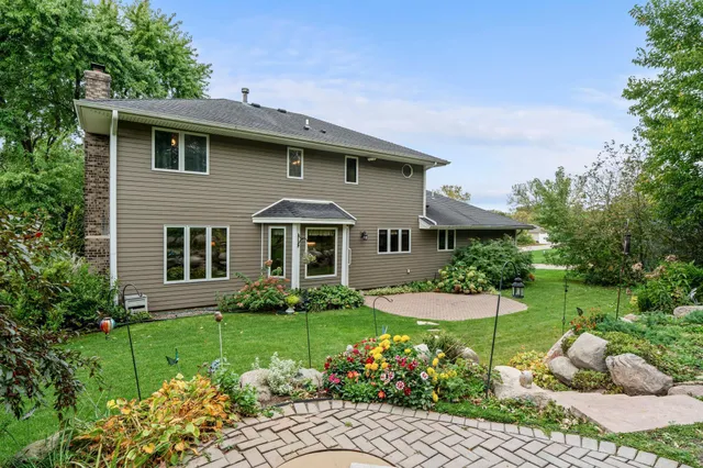 $559,900 | 2360 Apache Court, Mendota Heights, MN 55120